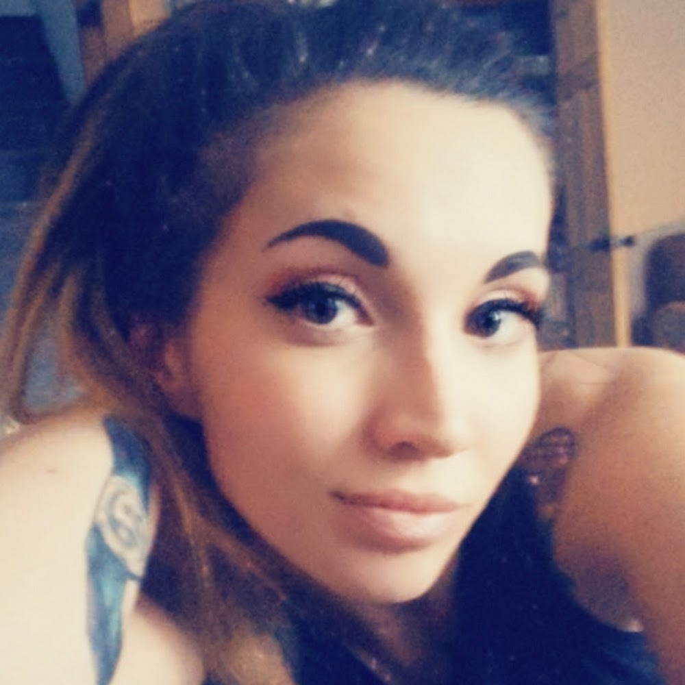 Meet your Posher, Deanndra